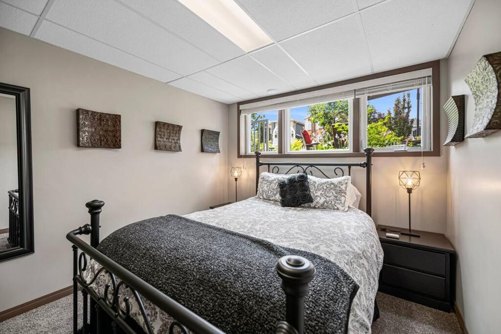 Yeg Chic Luxury Accommodation Edmonton Buitenkant foto